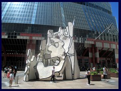 Daley Plaza 32 - Thompson Center and Picasso sculpture